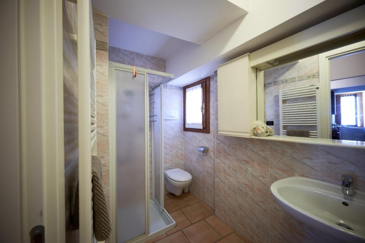 Porto Valentino 2 Apartment Sirmione Luaran gambar